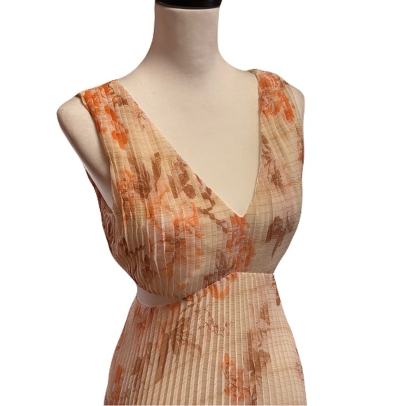 Express Floral Cutout Pleated Ivory, Brown, Peach Dress | EUC | Size S - Picture 2 of 8
